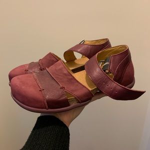 John Fluevog Peacemaker “Sarika” sandals - purple